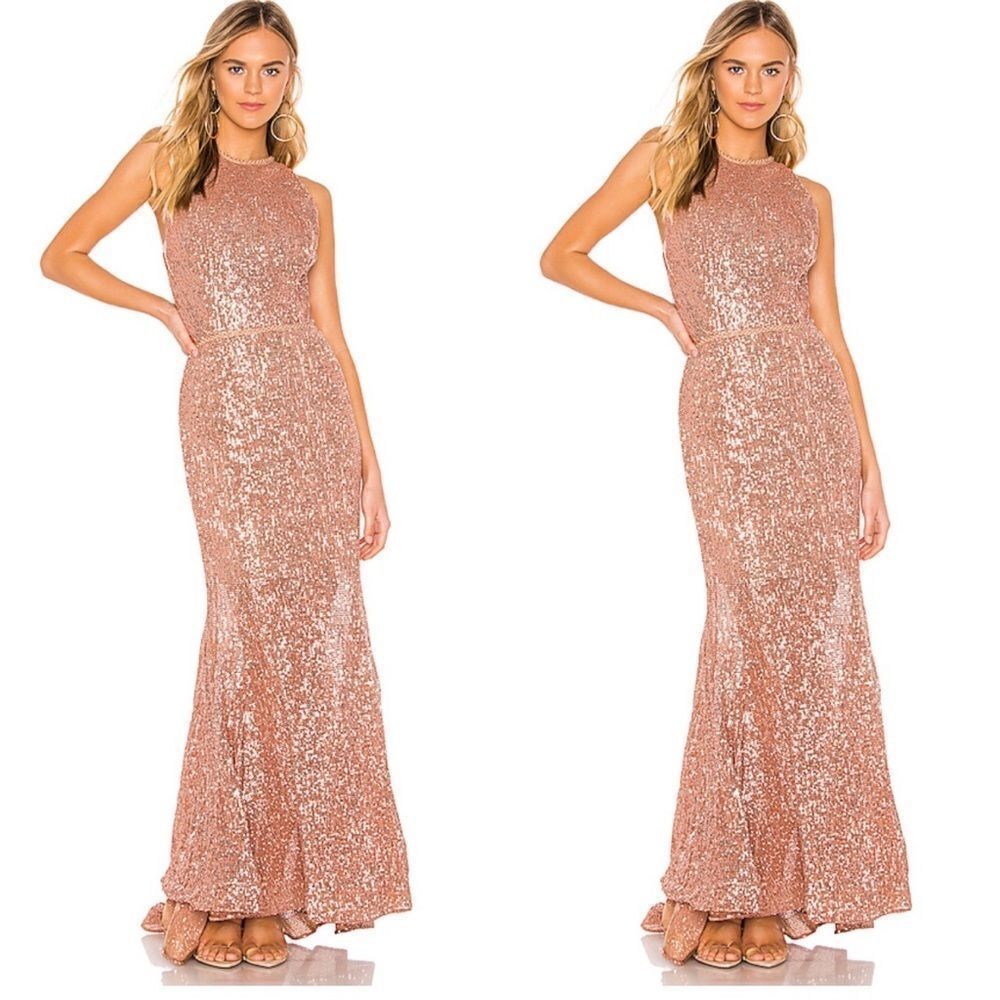 💯 Moon Gown in Bronze
Bronx and Banco